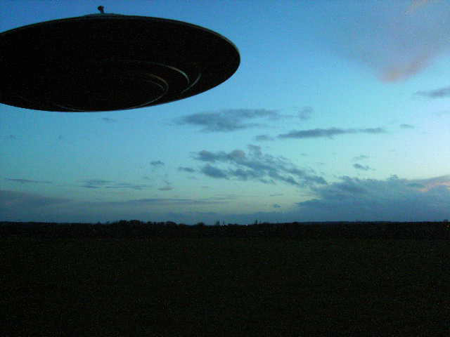 UFO_Held_040